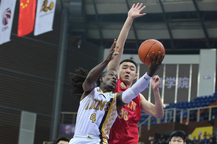 福建主场击败对手，队员合力奋战获胜！